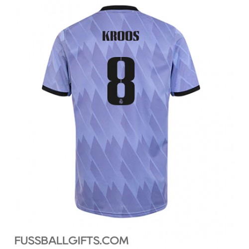 Real Madrid Toni Kroos #8 Fußballbekleidung Auswärtstrikot 2022-23 Kurzarm